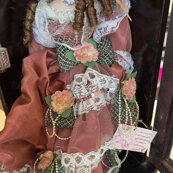 A.J. Design Vintage porcelain doll never taken out of the wood/glass custom box. - Picture 5 of 14